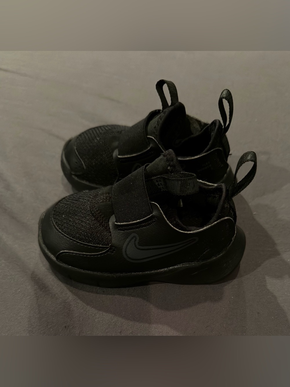 Nike Kids Black Slip flex sneakers